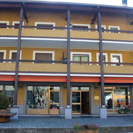 דירות קייזה אין ולמלנקו Trilocale In Centro A Chiesa Valmalenco מראה חיצוני תמונה
