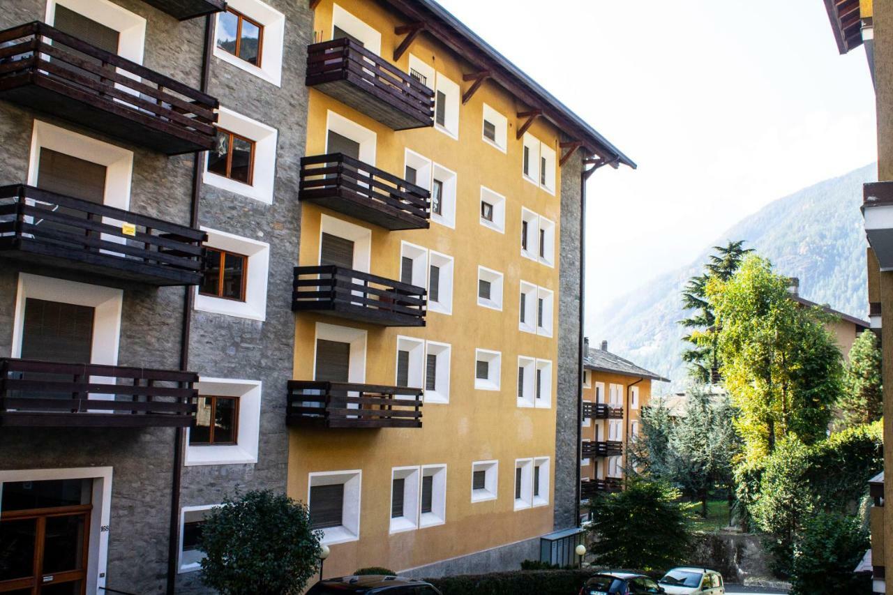 דירות קייזה אין ולמלנקו Trilocale In Centro A Chiesa Valmalenco מראה חיצוני תמונה